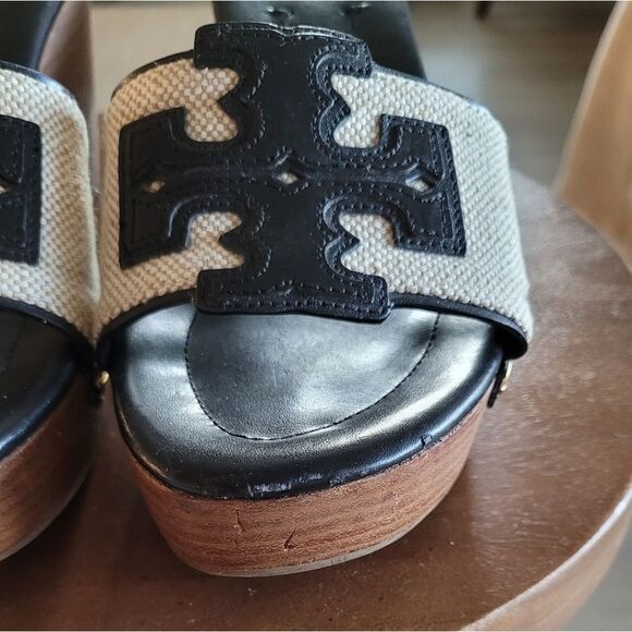 Tory Burch Black and Tan Patti Wedge Sandals Size 7 - Picture 7 of 15